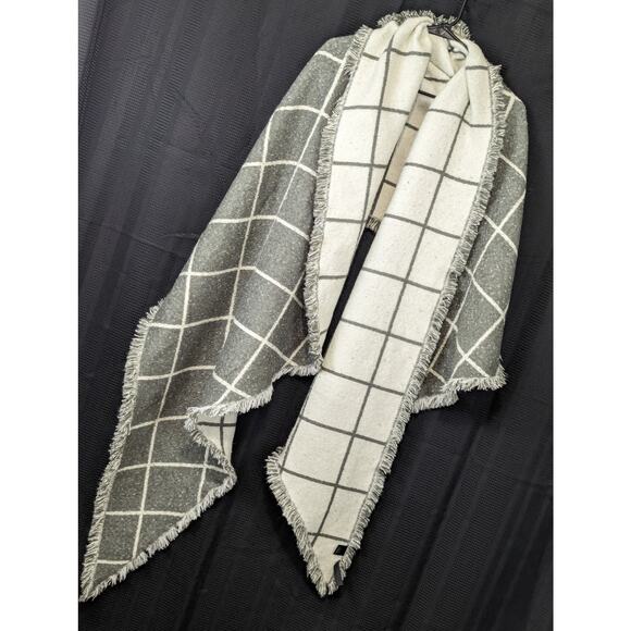 NWOT! ANN TAYLOR! ABSOLUTELY GORGEOUS DOVE GRAY, CREAM HUGE SCARF, WRAP! - Picture 10 of 10